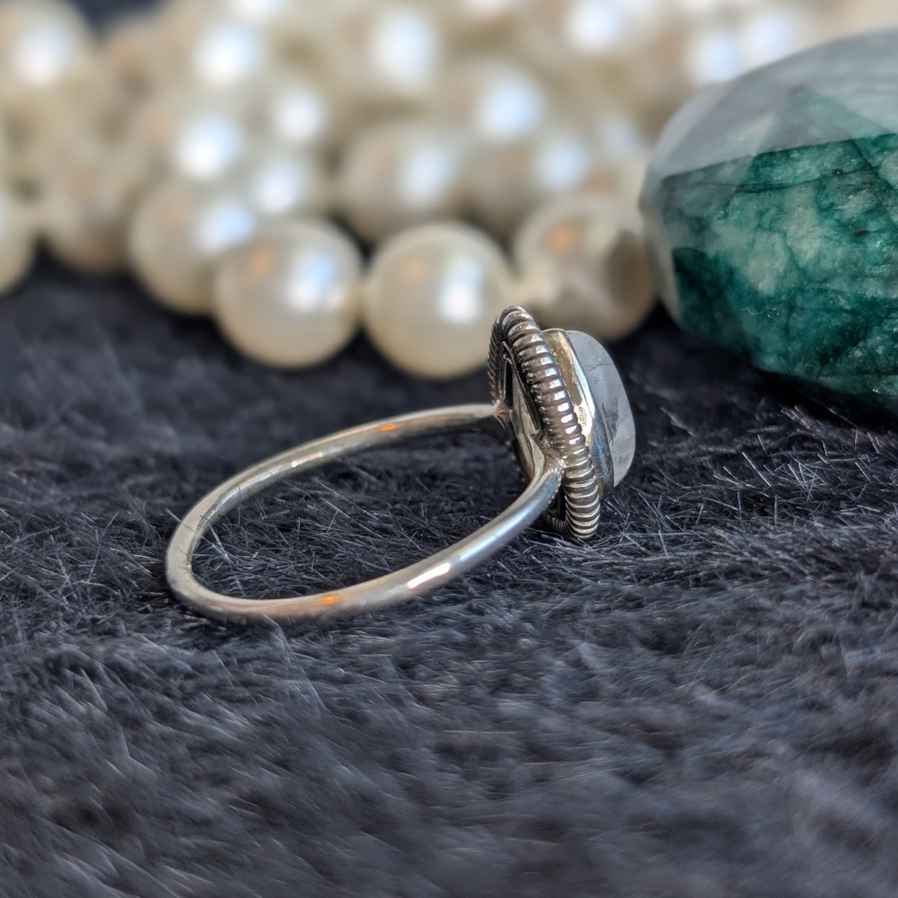Solid Sterling Moonstone Ring 7.5 - image 5
